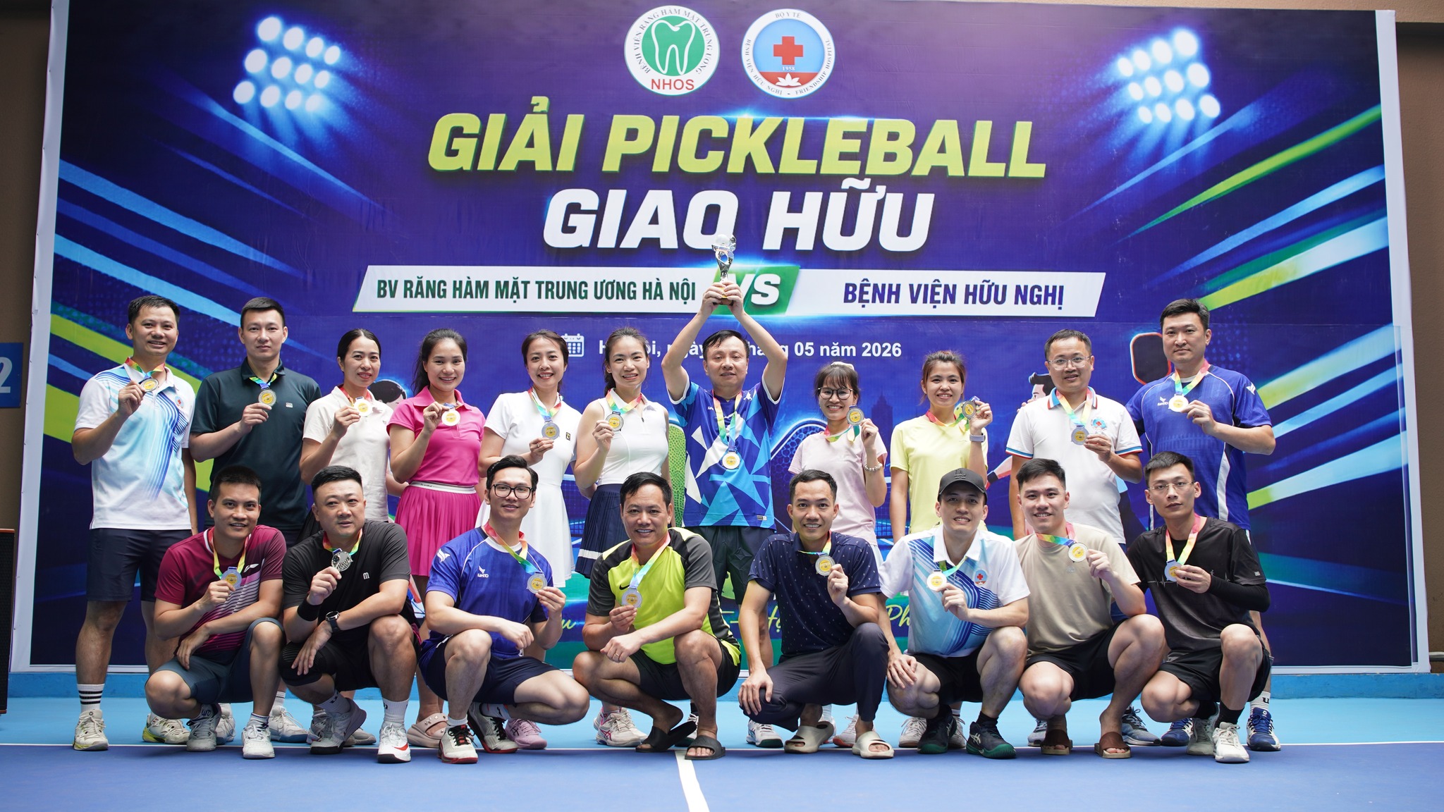 Đội Pickleball của Bệnh viện Hữu Nghị nhận giải